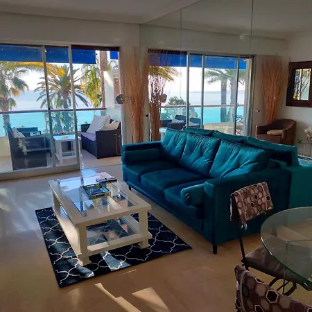 Mirandole Furnished Flat ואלאוריס