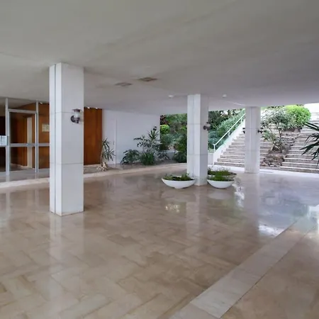 Mirandole Furnished Flat ואלאוריס